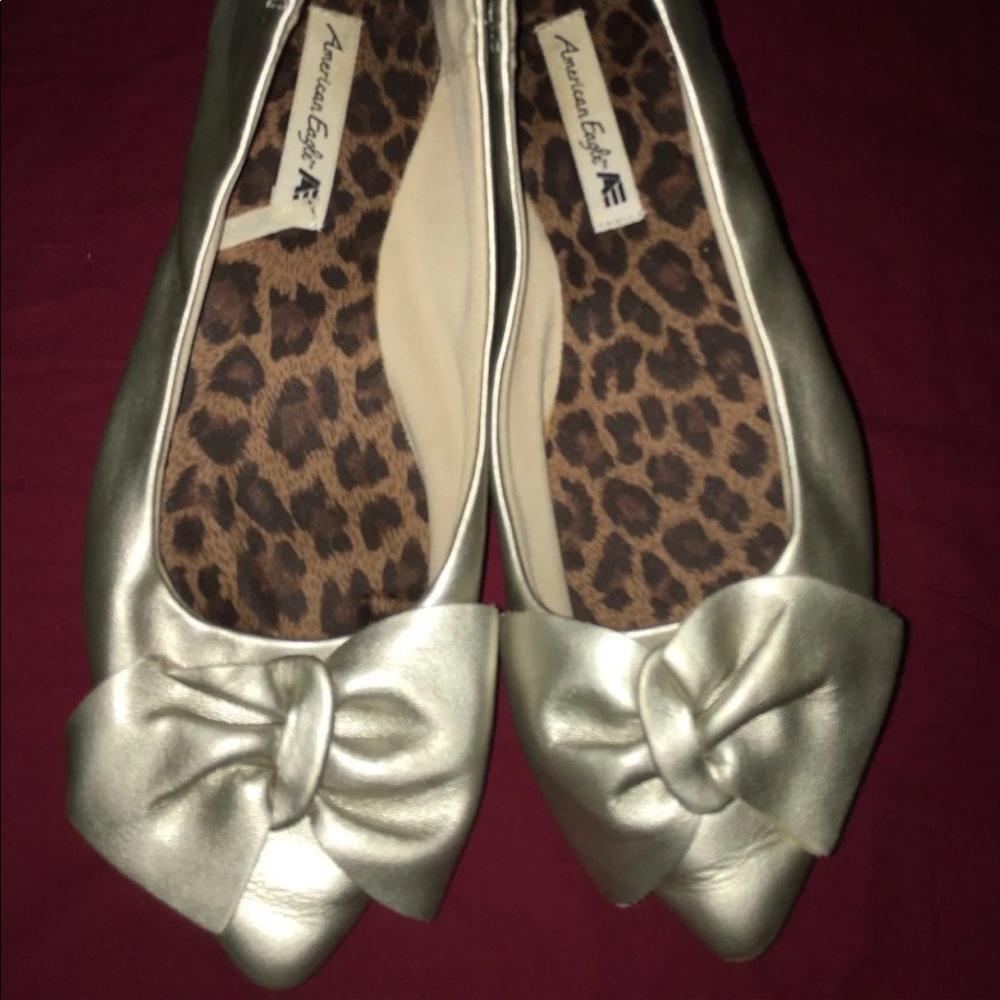 EUC American Eagle Silver Ballet Flats Shoes 6
